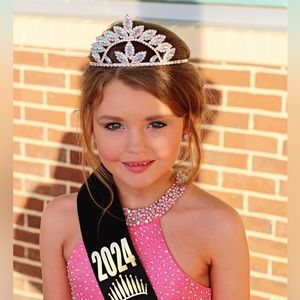 SHE WON 2024 little miss PLEASE HELP LILY WIN People choice award